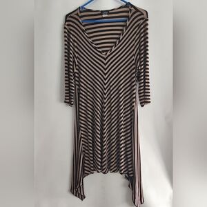 Jostar Women Shark Bite V-neck Striped Tan & Black Top Size XL 3/4 length sleeve